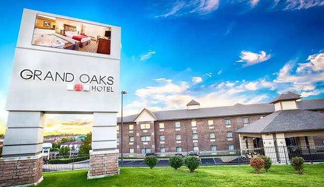 Grand Oaks Hotel