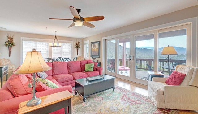 Grand Oaks RC1- Mountain Condo, Gated Resort, Indoor/Outdoor Pools & Hot Tub