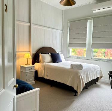 Grand Old Crow Hotel