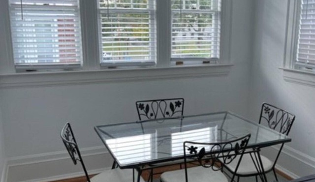 Grand Old White Capitol View Suite