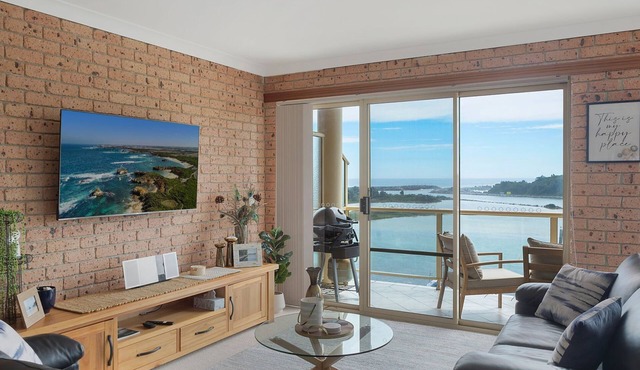 Grand Pacific 2 Unit 4 -Omaroo - First Floor