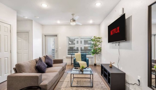 Grand Prairie 1BR | IKEA, Epic Waters, Bass Pro