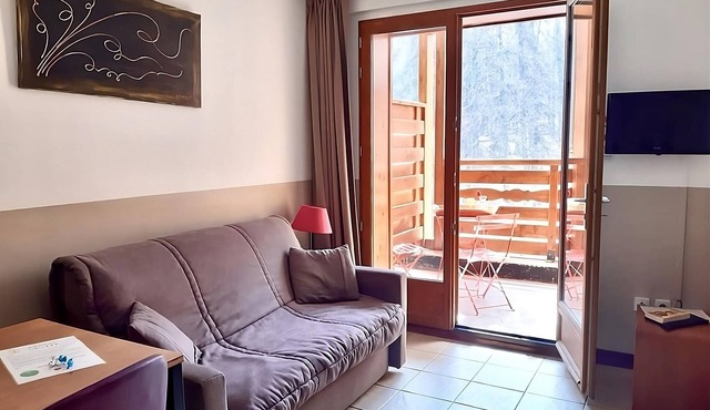 Grand recreational trip! minutes’ walk to Arboretum Marcel Kroenlein