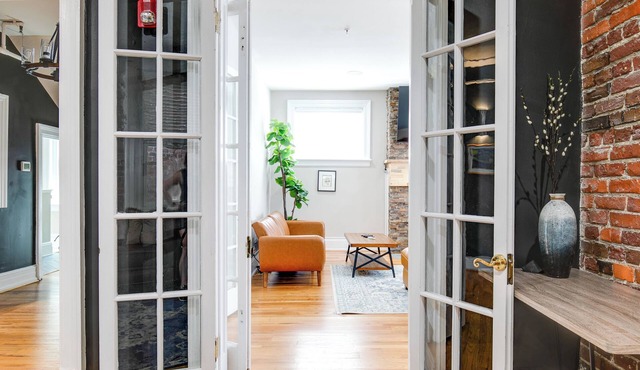 Grand Retreat with VMFA Views + Large Groups