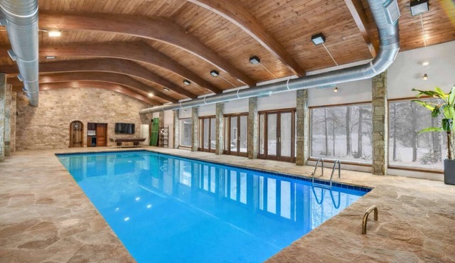 Grand River Estate IndoorPool/Swim Pond/25 Acres