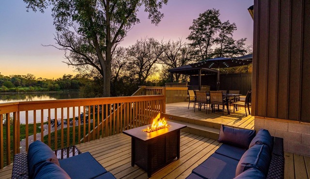 Grand River Retreat- Cozy Caledonia home with hot tub & river access