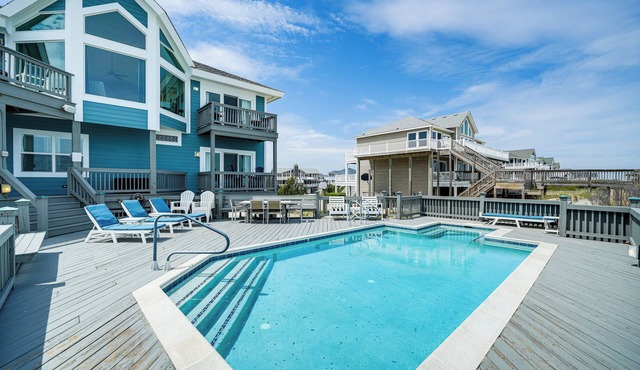 Grand Seaside Escape w/Direct Beach Access!