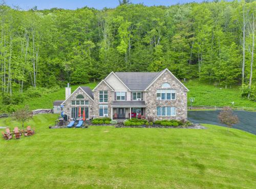 Grand Slam Lake House Cooperstown Dreams Park