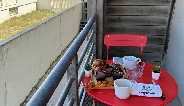 Grand std Neuf 1ere Ligne. Clim, Parking Privé