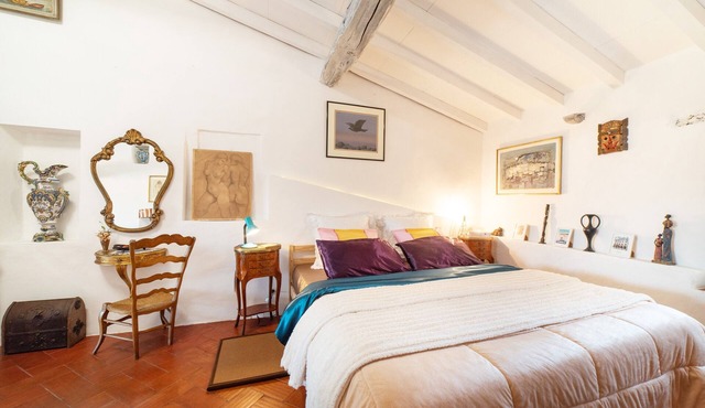 Grand Studio with Panoramic Terrace – Bohemian Chic Loft in 17th-Century Building