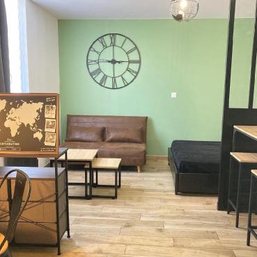 Grand Studio Calme Proche Centre-Ville & CFD