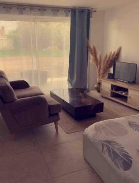Grand studio cosy avec terrasse