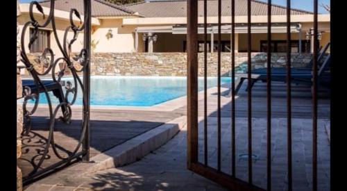 Grand Studio dans Residence avec piscine in Sisco