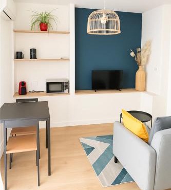 Grand Studio entier proche de Tours