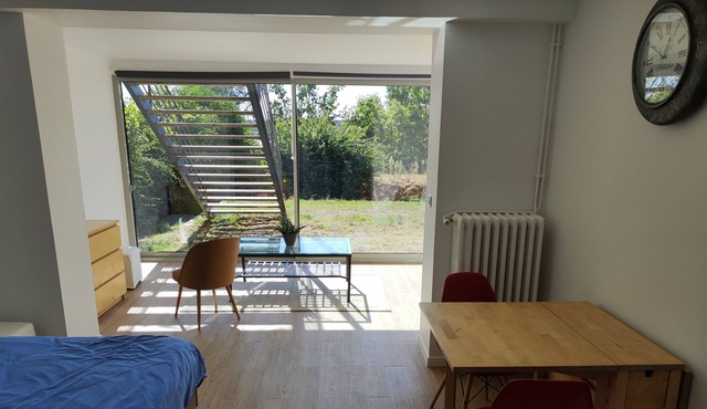 Grand Studio Indépendant Tout Équipé Garches