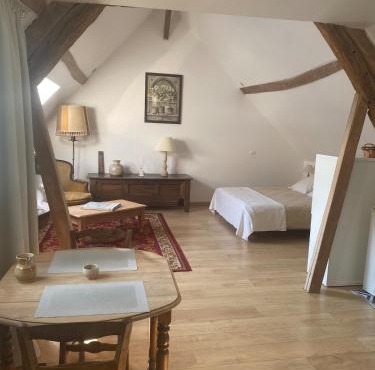 Grand studio lumineux à 10 min de Compiègne