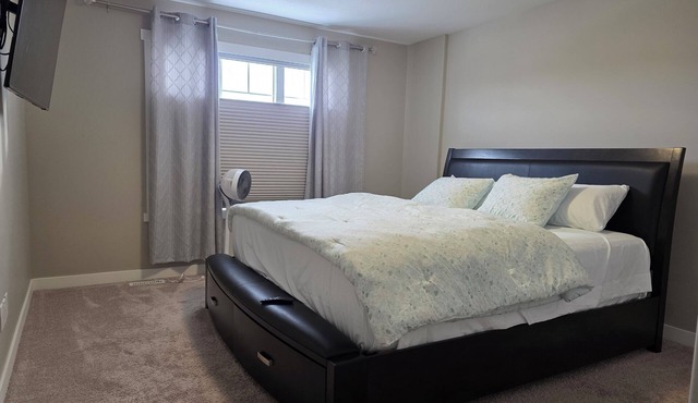 Grand Stylish Home | TVs in Bedrm & Lvroom | Comfy mattresses |Garage park | BBQ