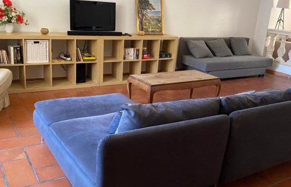 Grand T2 centre ville La Londe