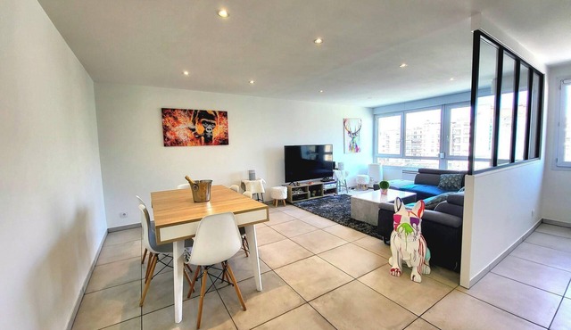 Grand t2 Lumineux Avec Place de Parking Privative