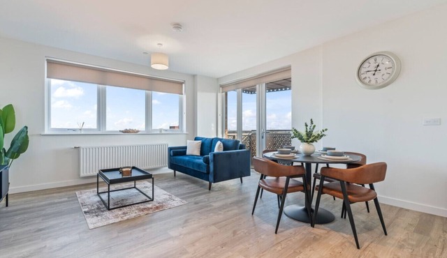 Grand Thameside | Free Parking | 4BR | Sleeps 8