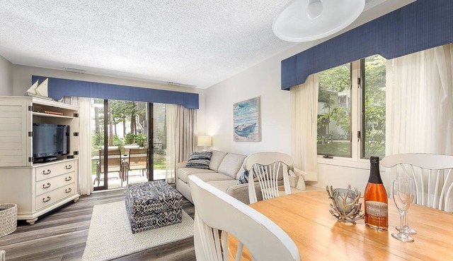 🏖️ Grand Traverse Bay Lake View Condo ➠ 5682