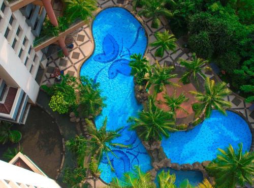 Grand Tropic Suites Hotel
