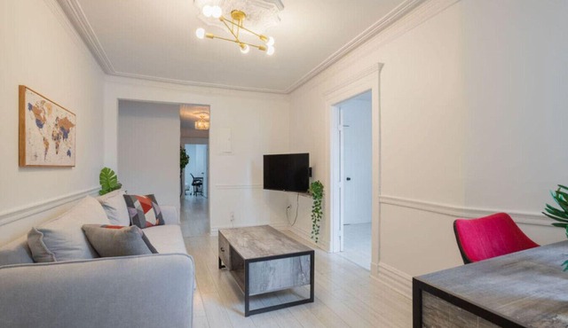 Grand Urban | 4BR Luxe Stay in Griffintown