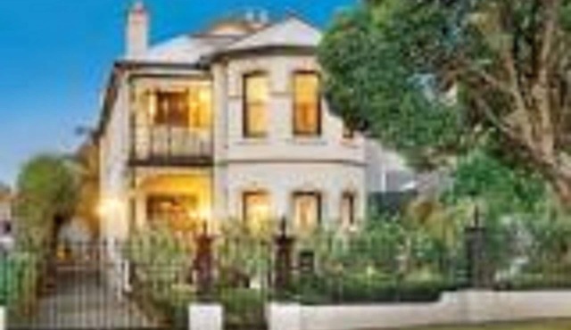 Grand Victorian Charm +Pool 8kms CBD close public transport, park, restaurants