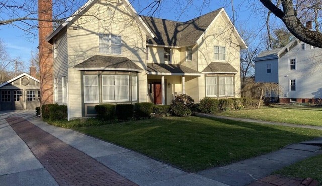 Grand Victorian Home- Located on a quiet street. Walking distance to the Village