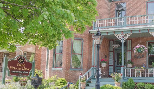 Grand Victorian Manor & Cottage