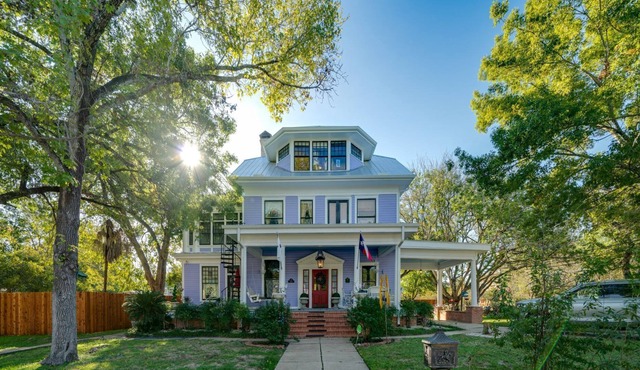 GRAND VICTORIAN -STEP BACK IN TIME!!!
