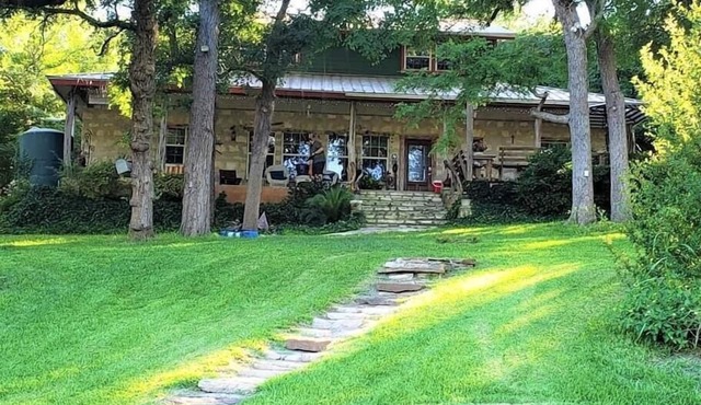 Grand View House on Hamilton Creek