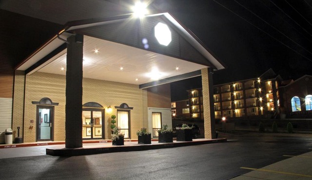 Grand View Inn & Suites
