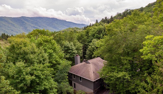 Grand View - Mountain Views, Pool Table, Fire Pit