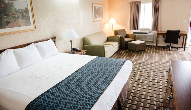 Grand View Plaza Inn & Suites