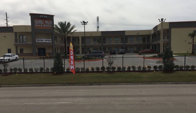 Grand Villa Inn & Suites - Humble
