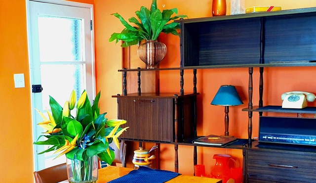 Granddads Retro, Groove Castle With Good Vibes