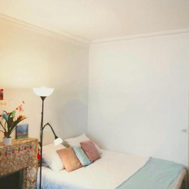 Grande chambre cosy aux Batignolles
