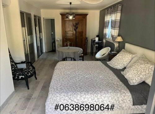 Grande Chambre meublee