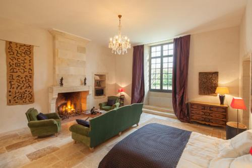 GRANDE CHAMPAGNE _ LOGIS DE L'EPINIERE