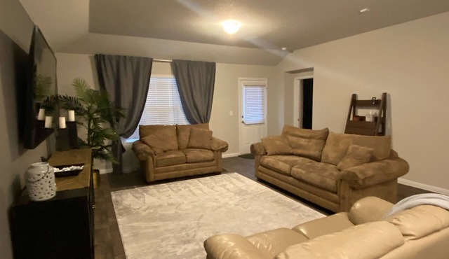 Grande Elegant Home Luxe King Bed included