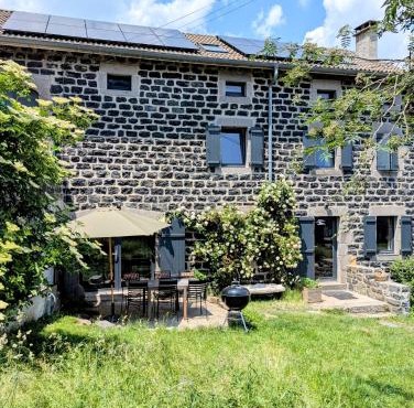 Grande ferme de 250m2 rénovée au charme rustique