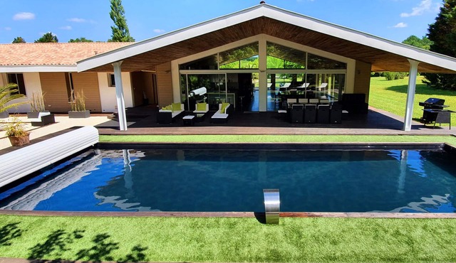 Grande Villa Avec Piscine Dans Propriété Arborée