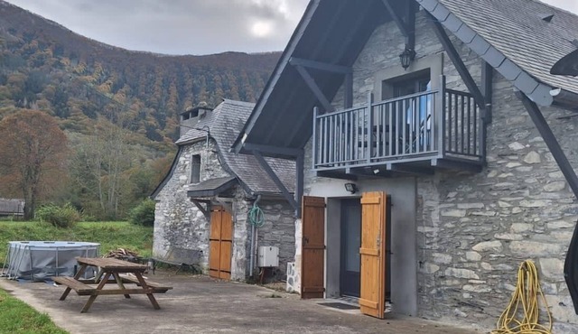 Grande Grange Tranquille et Unique Proche de Lourdes et des Ballades