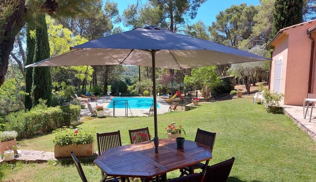 Grande Maison Provençale Avec Piscine Dans une Pinède de Pins. Calme Absolu