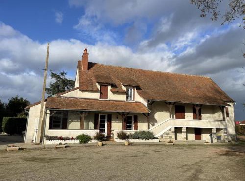 Grande maison à Saint-Pourçain avec piscine, sauna et WiFi - FR-1-489-60