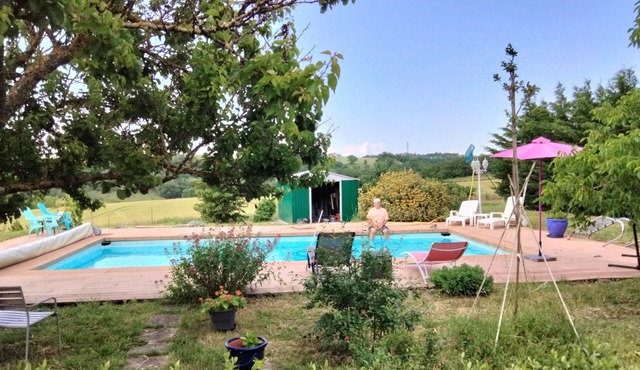 Grande Maison au Calme au Milieu des Tournesols