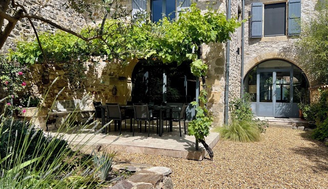 Grande Maison de Village au Calme Entre Uzès et Nîmes