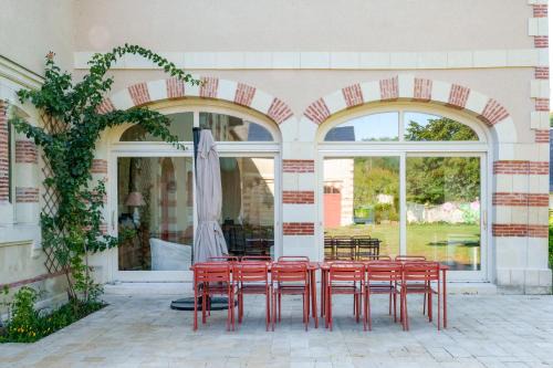 Grande maison familiale 15 p entre Azay et Chinon