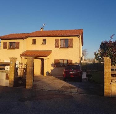 Grande maison à Vaulx en Velin Carré de Soie